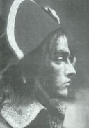 Fot. 1. Adam Hanuszkiewicz in „Sułkowski”. Jelenia Góra, 1946. Archiv des Cyprian-Kamil-Norwid-Theaters in Jelenia Góra. Fot. 1. Adam Hanuszkiewicz in „Sułkowski”. Jelenia Góra, 1946. Archiv des Cyprian-Kamil-Norwid-Theaters in Jelenia Góra.