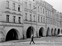 10  Jawor - rynek - lata 1960-1974  Widok na zachodniš część pierzei południowej.