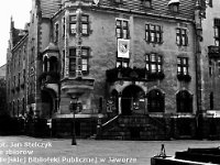 03  Jawor - rynek - lata 1999-2000  Widok na ratusz od strony północno-zachodniej.