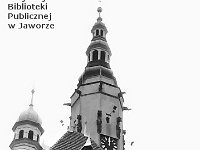 04  Jawor - rynek - lata 1999-2000  Widok na wieżę ratusza od strony północno-zachodniej.