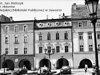 09  Jawor - rynek - lata 1999-2000  Widok na pierzeję zachdonią.