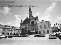 32  Jawor - rynek - lata 1999-2000  Widok na ratusz od strony wschodniej. Widoczne pierzeje północna i fragmenty pierzei południowej i wschodniej.
