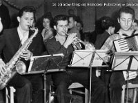 196x-08  Lata 60-te  Jawor, świetlica "Zacisze", ul.Poniatowskiego    Od lewej:  Tadeusz Szwed (saksofon tenorowy), Edward Szwed (trąbka), Jerzy Osolinsz (akordeon)