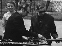 196x-39  15 maja 1969  Wrocław   Okręgowy Przegląd Zespołów Wokalno Muzycznych Zawodowego Związku Muzyków    Na pierwszym planie Janusz Terlega