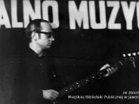196x-42  15 maja 1969  Wrocław   Okręgowy Przegląd Zespołów Wokalno Muzycznych Zawodowego Związku Muzyków    Janusz Terlega (gitara basowa)