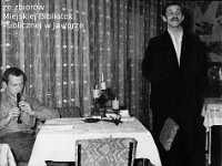 197x-32  Lata 70-te  Jawor, Klub "Technika" Zakładów Kuzienniczych i Maszyn Rolniczych, Park Miejski  Poezja i muzyka    Od lewej: Piotr Zieliński (flet prosty), Ryszard 'Irys' Jaworski (deklamacja)