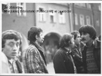 198x-20  Jesień 1980  Jawor, Rynek  Babie Lato    Od lewej: Arkadiusz Gwiździał, Leszek Sypniewski, Ryszard Jaśpiński, Maciej Wołujewicz