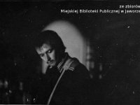 198x-34  Jesień 1980  Jawor, Rynek  Babie Lato    Grupa Etna  Kazimierz Babiarski (gitara basowa)