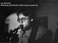 198x-35  Jesień 1980  Jawor, Rynek  Babie Lato    Grupa Etna  Mirosław Gancarz (gitara, wokal)