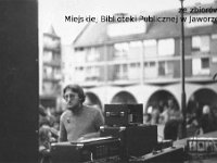 198x-37  Jesień 1980  Jawor, Rynek  Babie Lato    Mirosław Gancarz