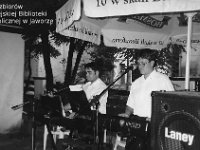 199x-13  Lipiec 2004   Jawor, lokal "U Dyzia"    Zespół Imarda  Od lewej: Maciej Pawlinow (organy i śpiew), Dariusz Siatkowski (organy i śpiew)