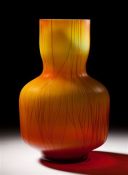 4. Wazon, szkło powłokowe, trawione. W zbiorach Muzeum Karkonoskiego w Jeleniej Górze, nr inw. MJG 4584/s. Foto. Arkadiusz Podstawka