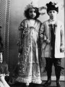 2. Gerhard Hirschfelder podczas spektaklu dla dzieci w kłodzkim teatrze.