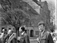 1970-06  1 maja 1970  Jawor, Plac Wolności  Obchody 1 maja - Święto Pracy    Uczestnicy pochodu zmierzający w kierunku rynku.