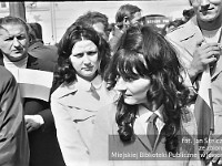 1972-05  1 maja 1972  Jawor, Rynek  Obchody 1 maja - Święto Pracy    Uczestnicy pochodu oczekujący na przemówienie i rozpoczęcie przemarszu.