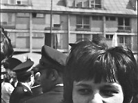 1972-14  1 maja 1972  Jawor, Rynek  Obchody 1 maja - Święto Pracy    Uczestnicy pochodu oczekujący na przemówienie i rozpoczęcie przemarszu.