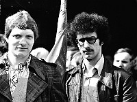 1979-03  1 maja 1979  Jawor, Rynek  Obchody 1 maja - Święta Pracy     Uczestnicy pochodu pierwszomajowego oczekujący na przemówienie i rozpoczęcie przemarszu.