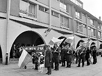 1979-09  1 maja 1979  Jawor, Rynek  Obchody 1 maja - Święta Pracy    Uczestnicy pochodu pierwszoamjowego oczekujący na wymarsz.  Pracownicy Nadleśnictwa Jawor.