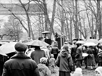1983-37  1 maja (prawdopodobnie rok 1983)  Jawor, Park Pokoju  Obchody 1 maja - Święto Pracy     Okolicznościowy koncert.