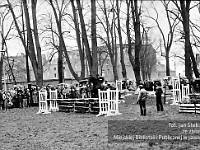 1983-38  1 maja (prawdopodobnie rok 1983)  Jawor, Park Pokoju  Obchody 1 maja - Święto Pracy     Okolicznościowe pokazy hippiczne.