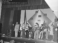 1983-44  1 maja (prawdopodobnie rok 1983)  Jawor, Teatr Miejski, Rynek  Obchody 1 maja - Święto Pracy     Akademia okolicznościowa.
