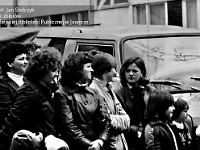 1985-093  1 maja 1985  Jawor, ul. Wyszyńskiego (dawn. Rapackiego)   Obchody 1 maja - Święta Pracy     Poch?d. Mieszka?cy Jawora.