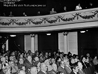 1985-121  1 maja 1985  Jawor, Teatr Miejski, Rynek  Obchody 1 maja - Święta Pracy       Akademia. Widownia.