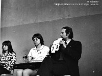 1974-09  Rok 1974  Jawor, sala gimnastyczna przy Liceum Ogólnokształcącym w Jaworze, ul. Kościuszki  Turniej skoków na trampolinie