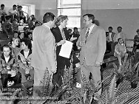 1992-56  25-26 kwietnia 1992  Jawor, hala sportowa, ul. Chrobrego  Puchar Polski w Skokach na Trampolinie    Od prawej stoją: Piotr Biegaj - trener MKS "Victoria" Jawor, Barbara Skoczylas-Stadnik