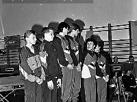 1992-74  25-26 kwietnia 1992  Jawor, hala sportowa, ul. Chrobrego  Puchar Polski w Skokach na Trampolinie    Na najwyższym stopniu podium stoją od lewej: Sławomir Miłoń i Marek Haczkiewicz - zawodnicy MKS "Victoria" Jawor