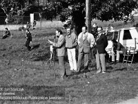 1987-09  Rok 1987  Jawor, podzamcze Zamku Piastowskiego   Biegi szkolne    Przedstawiciele władz miasta od lewej: Bolesław Iwanowski, Marian Lassota, Janusz Agdan i Stanisław Dziak