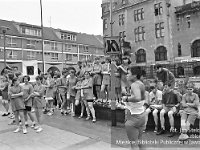 1995-02  11 czerwcwa  1995  Jawor, Rynek  I Półmaraton Jaworski o Puchar Burmistrza Jawora    Biegi towarzyszące dla dzieci i młodzieży  W tle widoczna zachodnia część pierzei północnej