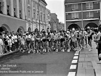 1995-20  11 czerwcwa  1995  Jawor, Rynek  I Półmaraton Jaworski o Puchar Burmistrza Jawora    W tle północno-zachodni fragment rynku i ulica Kościelna