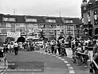 1999-09  6 czerwca 1999   Jawor, Rynek  Dni Jawora, V Półmaraton Jaworski o Puchar Burmistrza Jawora    W tle widoczny zachodnia część pierzei północnej i ratusz