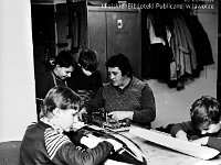 1975-02  1975   Jawor,ul. Parkowa 5. Klub Technika  Modelarnia Kużni      Modelarnia lotnicza  przy Klubie Techniki i Racjonalizacji RNR i ZKiMR. W środku Jerzy Olanin