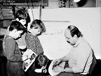1975-09  1975   Jawor,ul. Parkowa 5. Klub Technika  Modelarnia Kużni      Modelarnia lotnicza  przy Klubie Techniki i Racjonalizacji RNR i ZKiMR. Pierwszy z prawej Józef Grochot- wicemistrz Polski seniorów, instruktor sekcji modelarskiej