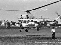 1987-128  6 czerwca 1987 r.  Stary Jawor. Łąki przy Nysie Szalonej  Zawody modeli latających      Śmigłowiec Aeroklubu Lubin