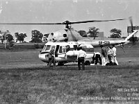 1987-131  6 czerwca 1987 r.  Stary Jawor. Łąki przy Nysie Szalonej  Zawody modeli latających      Śmigłowiec Aeroklubu Lubin