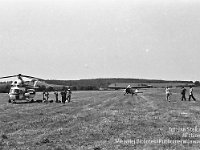 1987-61  6 czerwca 1987 r.  Stary Jawor. Łąki przy Nysie Szalonej  Zawody modeli latających      Smigłowiec i samolot z Aeroklubu Lubin