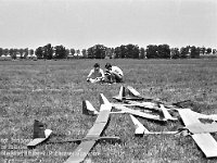 1987-84  6 czerwca 1987 r.  Stary Jawor. Łąki przy Nysie Szalonej  Zawody modeli latających