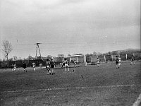 1979-32  1979/1980  Jawor, ul. Parkowa 8, stadion miejski  Mecz ligowy Kuźni Jawor      Zawodnicy Kuźni Jawor w ciemnych spodenkach.