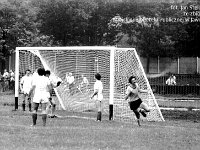 1981-04  1981  Jawor, ul. Parkowa 8, stadion miejski  Mecz Kuźni Jawor i Gryfa Gryfów Śląski      W sezonie 1981/1982 Kuźnia i Gryf spotkały się w Pucharze Polski na szczeblu centralnym. Na Stadionie Miejskim w Jaworze obie drużyny stworzyły zacięte widowisko. Po dogrywce wygrali jaworzanie 6:4