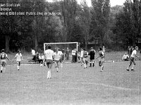 1981-03  19 sierpnia 1981  Jawor, ul. Parkowa 8, stadion miejski  Mecz Kużnia Jawor, Lechia Piechowice    Historyczny debiut w III lidze przypadł na środę 19 sierpnia. Przed własna publicznością podejmowaliśmy Lechię Piechowice. Do przerwy było 1:1, gola dla Kuźni strzelił Janusz Rybicki. Po przerwie tylko jedno trafienie dla Lechii.