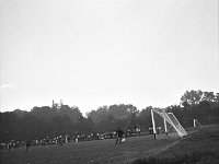 1981-12  1981  Jawor, Parkowa 8, stadion miejski  Mecz  Kuźni Jawor z Zagłebiem Wałbrzych    Pucharowy( Puchar Polski) mecz Kuźnia Jawor Zagłębie Wałbrzych. Zawodnicy Kuźni w ciemnych spodenkach