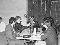 1983-14  1993  Jawor, Klub Technika  Klub sportowy Kuźnia      Spotkanie po awanie do III ligii.   W połowie lat 70 ówczesny dyrektor Zakładów Kuźienniczych Aleksander Pruszkowski przejął klub sportowy Jaworzanka, który przyjął nazwę Kużnia   Na zdj?ciu od lewej Michał Lenkiewicz, żona p. Lenkiewicza, Janusz Rybicki