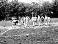 198x-08  198x  Jawor,  Turniej Oldboys.     Turniej Oldboys organizowany przez związki zawodowe Kuźni.  Od prawej Zbigniew Biela, Henryk Dulik, (..), Henryk  Buczkowski,(7), Andrzej Skowron, Adam Chwiałkowski,Michał Lenkiewicz, Zygmunt Golębiowski, (..), Jan Gul bramkarz ?, Czesław Unton (10)