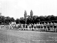 198y-02  Lata osiemdziesiate  Jawor, ul. Parkowa 8, stadion miejski  Mistrzostwa jaworskich zakładów pracy w piłce nożnej    Zawodnicy