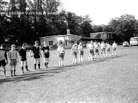 1993-05  14 sierpnia 1993  Jawor, Parkowa 8, stadion miejski  Mecz Kuźnia Jawor Polonia Świdnica      Wynik meczu 0:0. Od prawej zawonicy Kuźni Jawor Henryk Kasprzak i Ireneusz Skulski, sędziowie zawodnicy Polonia Świdnica