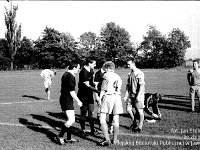 1993-08  1993  Jawor, Parkowa 8, stadion miejski.  mecz Kuźnia Jawor, Piława.      Tuniej piłkarski organizowany przez przez Gazetę Jaworską. Tyłem  Ireneusz Skulski zawodnik Kuźni Jawor