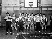 1996-07  1996  Jawor, Plac Bankowy, sala gimnastyczna Zespołu Szkół  Turniej halowy    Oldbboys. Od lewej Marek Grzęda, Roman Szeliga, Krzysztof Ziemba,Bogdan Siechniewicz, Jan Sawicz, Jarosław Sitko, Adam Miłoń, Czesław Unton,  Jerzy Krzewiniak (bramkarz), Zygmunt Gołębiowski,  Wiesław Chrenowicz